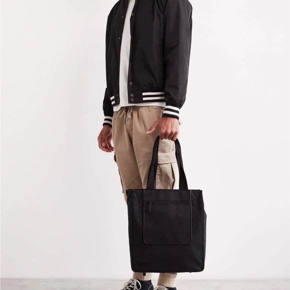 Béis - The North To South Tote
in Black - Picture 6 of 6